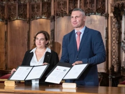 Киев и Барселона стали городами-побратимами