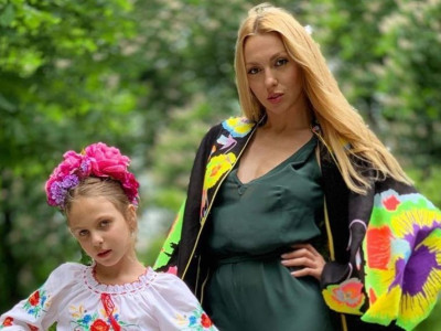 Оля Полякова насмешила историей, как ее младшая дочь не узнала бабушку: Ты кто