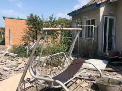 В Сумской области местные только успевают восстанавливать разрушенные здания, как решисты обстреливают их снова