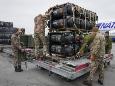 Когда первое оружие из лендлиза окажется в Украине: Жданов назвал термины
