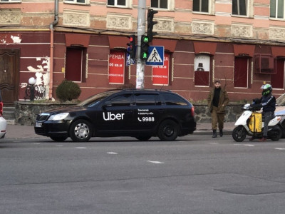 Uber возобновляет работу в Харькове