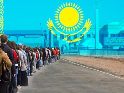 Казахстанцы третьи сутки не могут попасть в страну из-за очередей на границе