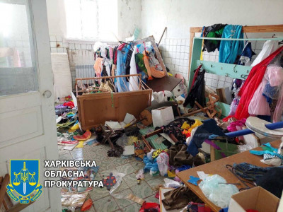 Боеприпасы и бутылки из-под алкоголя: что оставили россияне в школе в Харьковской области (Фото)