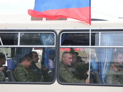 Затыкать дыру: Арестович рассказал, куда Россия бросила первых мобилизованных и когда прибудут остальные