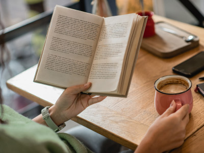 Книги, которые помогут справиться с осенней хандрой