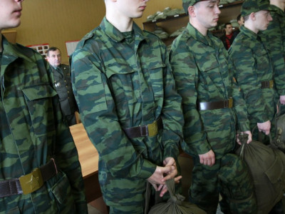 Россия мобилизовала почти всех мужчин на оккупированных территориях Луганской и Донецкой областей, - ГУР