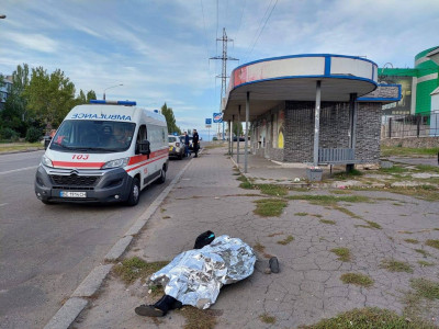 оккупанты обстреляли в Николаеве остановку общественного транспорта - трое погибших