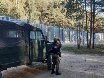 Польща завершила будівництво стіни на кордоні з Білорусією