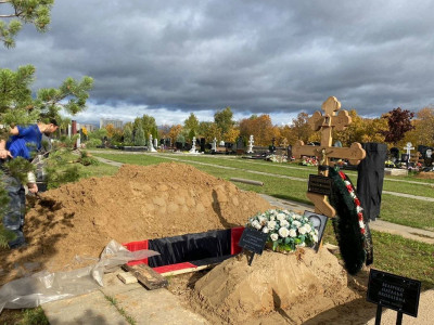 Бориса Моисеева похоронят рядом с Сергеем Сосновским — Financial Times