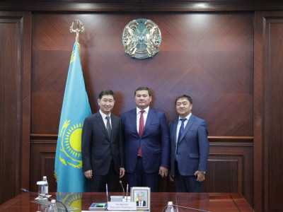 Оказали почет двум гражданам