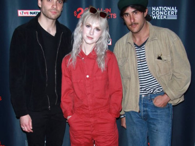 Paramore выводят Misery Business из отставки, когда начинается турне по возвращению — Fil