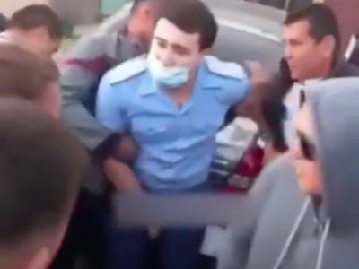 До 4 лет тюрьмы грозит напавшим на прокурора в Туркестанской области