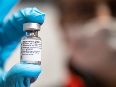 Минздрав не планирует снова делать вакцину Pfizer доступной для всех казахстанцев