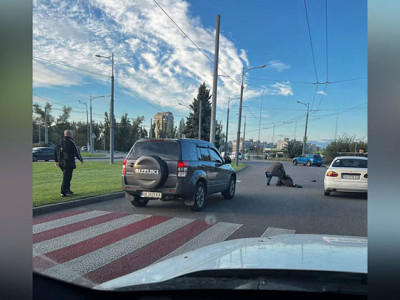 У Дніпрі на зебрі під колеса автівки потрапила 15-річна дівчинка