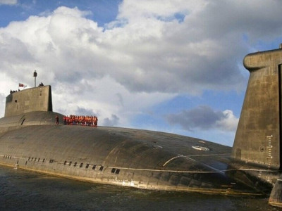 Російський атомний підводний човен “Бєлгород” виявлено в Арктиці, – ЗМІ (фото)