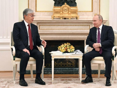Опубликовано видео переговоров президентов Казахстана и России — Financial Times