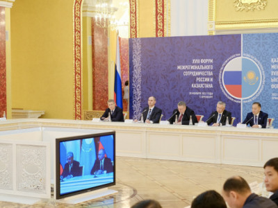 Казахстан предложил России участвовать в международных транспортно-логистических проектах