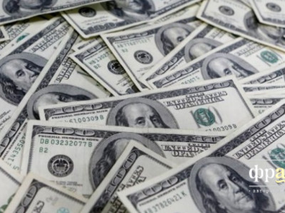 НБУ существенно сократил продажу валюты за последний месяц