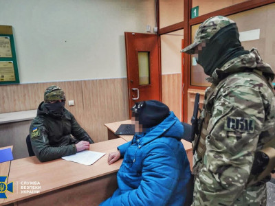 В Лимане задержали коллаборантку, которая предлагала сухпайки из РФ в обмен на поддержку оккупантов