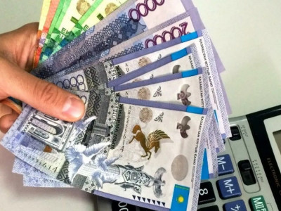 Казахстанцы задолжали по кредитам 1,5 миллиарда тенге