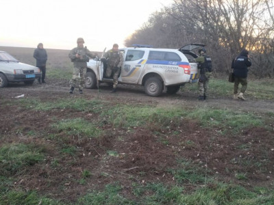 На Харьковщине автомобиль с людьми подорвался на мине – они погибли (фото)