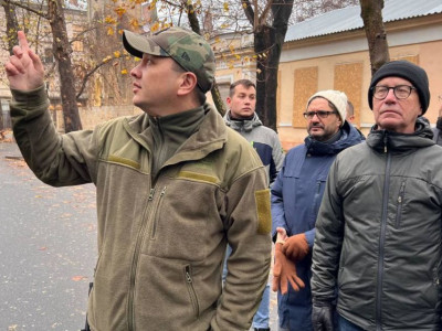 Ким просит предприятия переориентироваться на ночные смены и пригрозил облэнерго