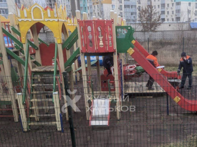 В Харькове с детской площадки в виде Кремля убрали башни