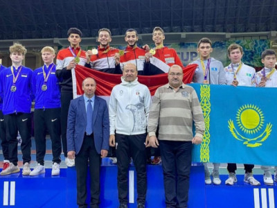 Мужская сборная Казахстана на шпагах стала бронзовым призером Кубка мира по фехтованию