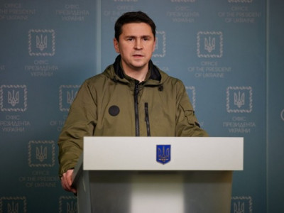 Подоляк раскритиковал Маска за простые решения по завершению войны