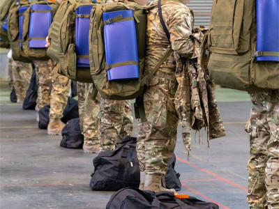 Партию зимнего снаряжения украинским военным передала Великобритания. ФОТО