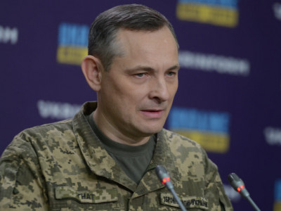 Во-первых, праздник. В Воздушных силах Украины предупредили, что Россия может нанести новый ракетный удар уже сегодня