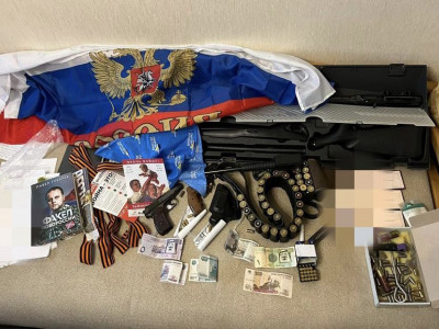 Георгиевские ленты и поддержка России: в Киеве провели обыски у отца адвоката Шария