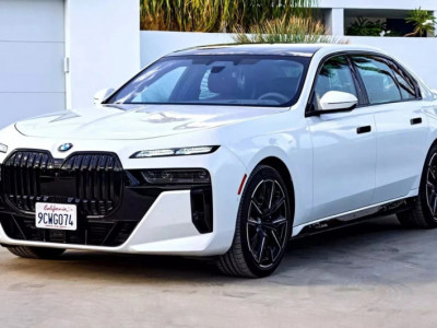 BMW відкликає нові 7-Series та i7 через проблеми з електронікою