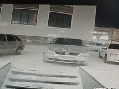 Сигнализация с автозапуском привела к необычному ДТП в Актобе 06 декабря 2022, 16:14