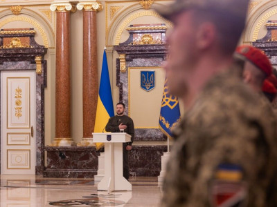6 декабря – день нашей благодарности. Навсегда. Зеленский записал обращение в Мариинском дворце, в присутствии военнослужащих, прибывших с фронта
