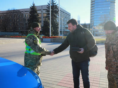 Запорізька ОВА передала три автомобілі для контролю безпеки дорожнього руху