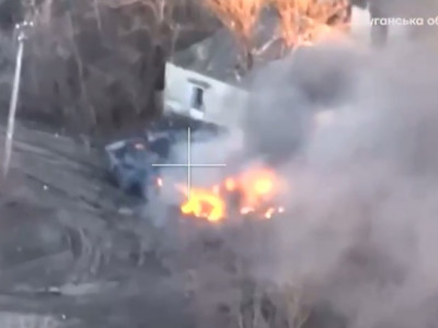 Бійці ЗСУ влучним ударом знищили російський БТР на Луганщині (ВІДЕО)