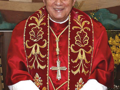 В Ватикане прощаются с Папой Римским Бенедиктом XVI