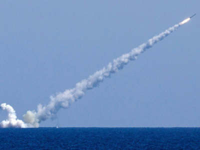 По многоэтажкам и админзданию: российские войска вновь обстреляли Николаевщину