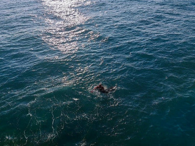 Водолаз спас идущую ко дну женщину в Каспийском море