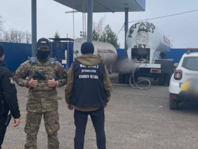 Владельца АЗС в Купянске будут судить за бесплатную заправку техники оккупантов