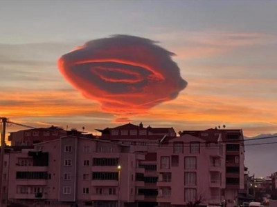 Булочка с корицей над Турцией
