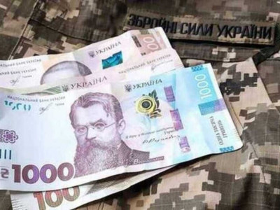 Полицейским и военным в тылу отменили дополнительные выплаты