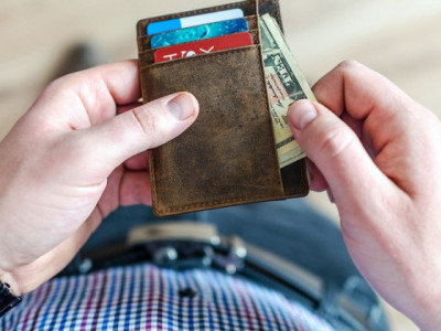 Сокращение зарплаты на 50% удивило работников таразского вуза
