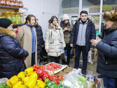 Аманатовцы выслушали проблемы работников столичного рынка «Шарын»