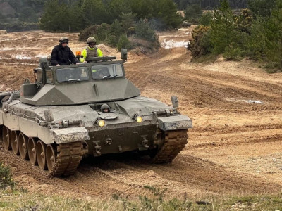 В британском Минобороны показали, как украинские военные овладевают танками Challenger 2