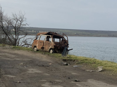 Смертельная дамба: военные РФ расстреливали гражданские авто, ехавшие из Николаева в Херсон