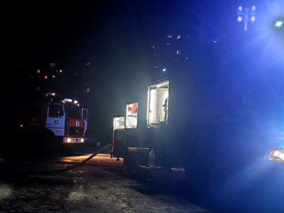 Спалахнули кілька квартир: під Києвом горіла багатоповерхівка (відео)