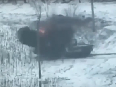 Украинские военные на фронте сожгли российский Т-80 вместе с экипажем (Видео)