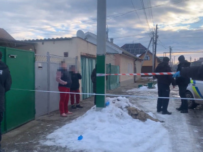 В Ізмаїлі чоловік смертельно поранив жінку серед вулиці